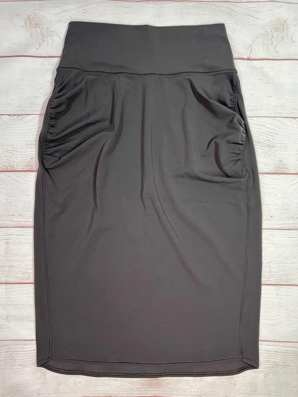 Athleta Transcend Skirt - Medium - women's midi high rise stretch pencil skirt